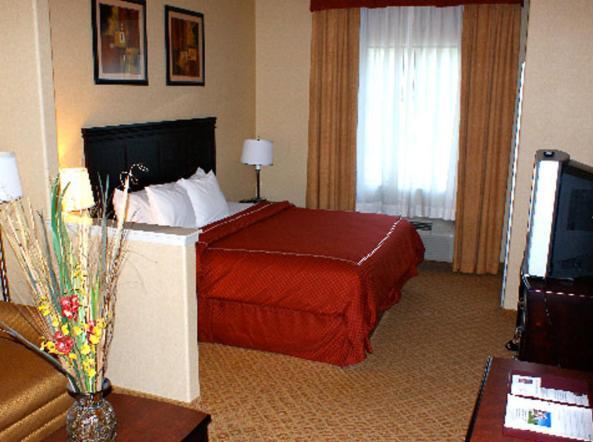 Holiday Inn Express & Suites Longview South I-20, An Ihg Hotel Стая снимка